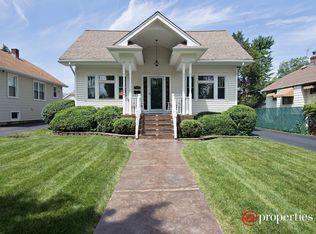 166 S Oakland Grv, Elmhurst, IL