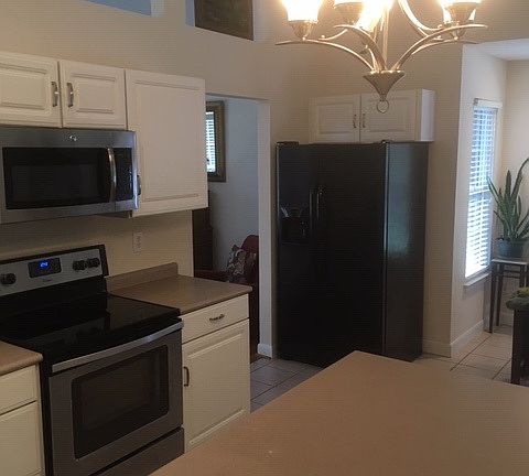 5th image of 211 Wellington Dr