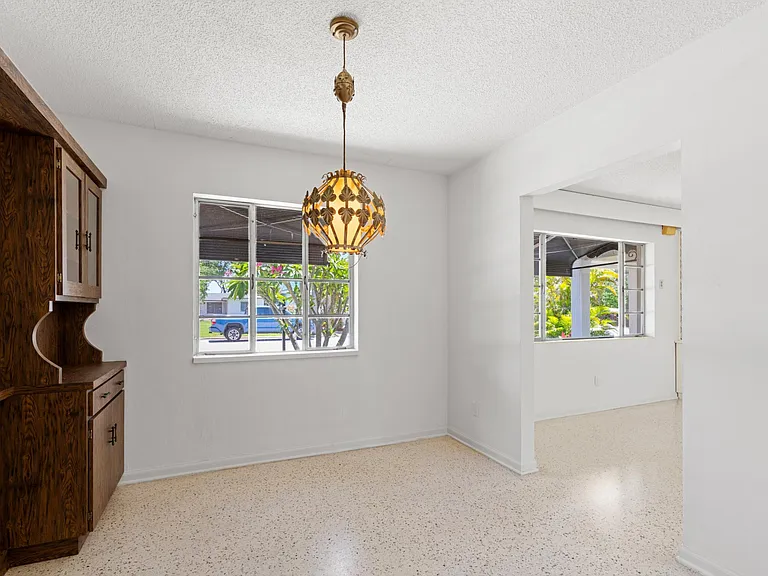 1725 N Lakeside Dr — Photo 10