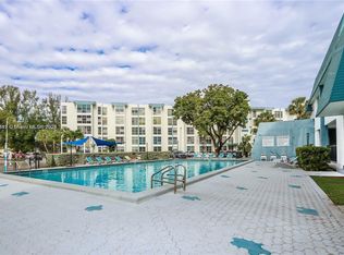 200 177th Dr APT 210, Sunny Isles Beach, FL 33160