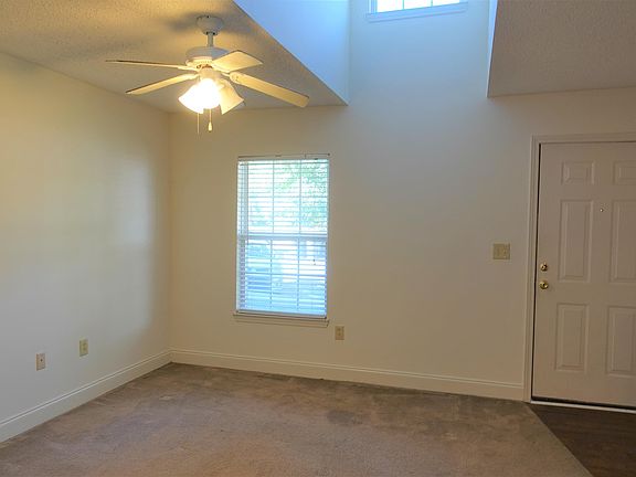 5th image of 639 Bear Dr