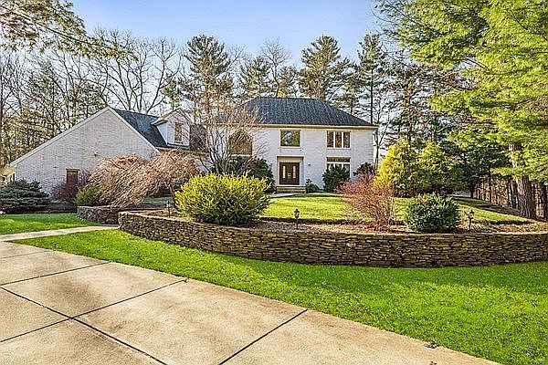 1st image of 45 Wildewood Dr