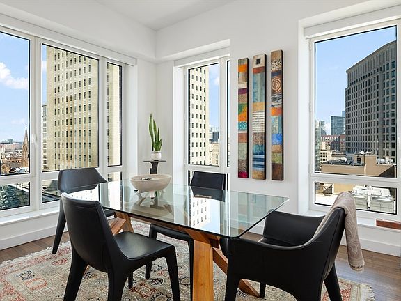 5th image of 400 Stuart St #17B