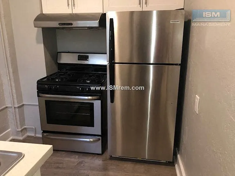 225 Taylor St — Photo 7