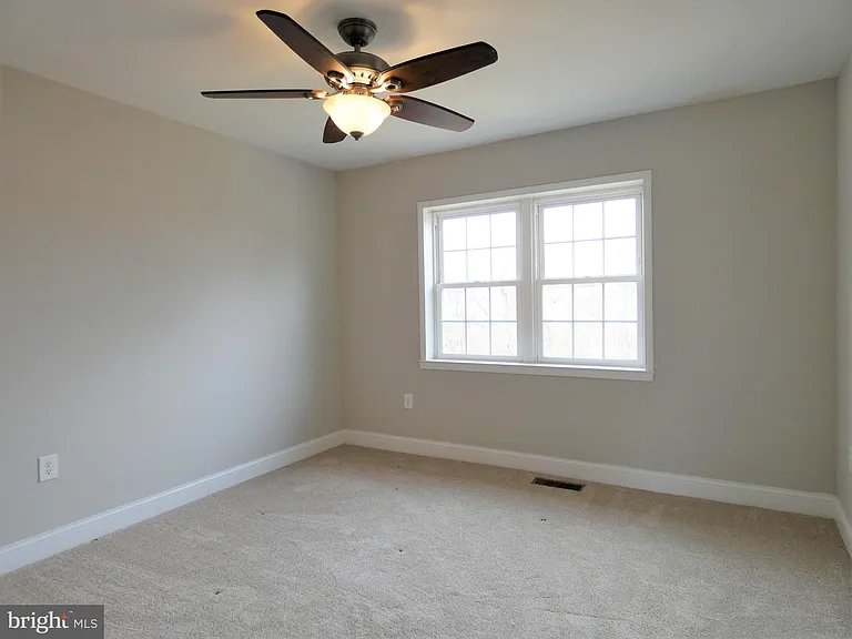 4128 Hamlin Ct — Photo 45