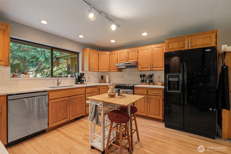 5th image of 3514 3510 18th Street Ct NW