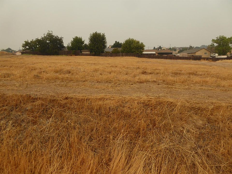 1st image of 2897 Village Dr