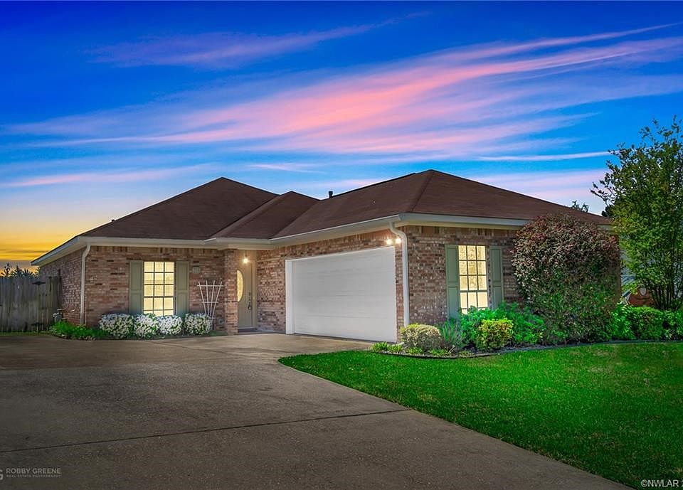 1st image of 1022 Country Club Cir