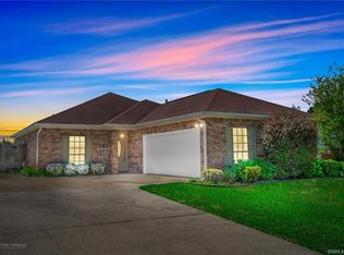 1022 Country Club Cir, Minden, LA 71055