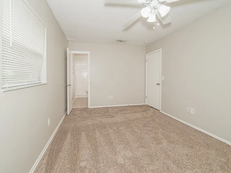 5927 Stokes Rd — Photo 9