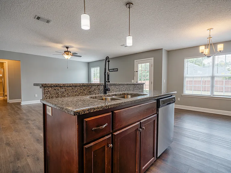 717 Highgrove Ct — Photo 18