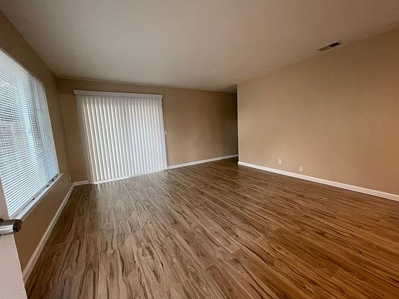 2nd image of 3362 Vincent Dr