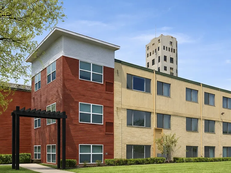 The Denn Apartments — Photo 1