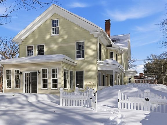 5th image of 892 Main St