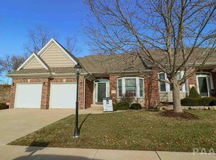7633 Walnut Bend Dr, Peoria, IL 61614