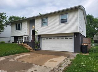 1304 Larkfield Ct, Marshalltown, IA 50158