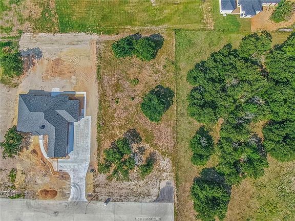 2nd image of 4400 Williams Creek Dr