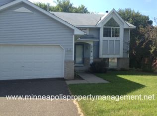 2436 Schaller Dr E, Maplewood, MN 55119