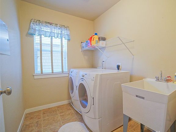 5th image of 8849 Ellsworth Ct NE
