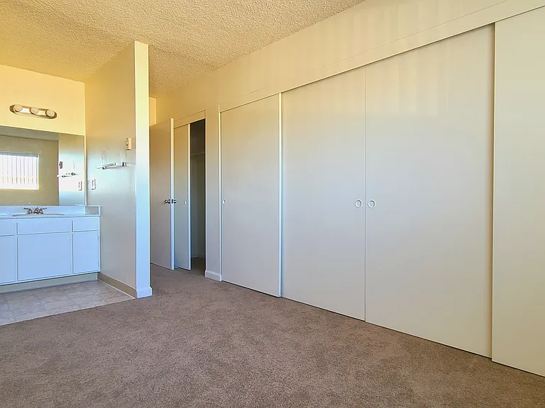 Vista Towers — Photo 10