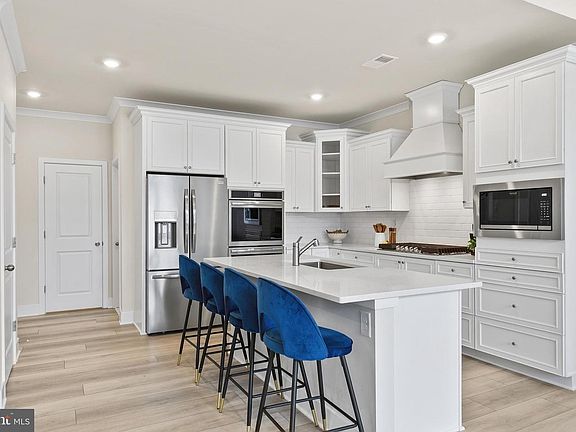4th image of 24733 Ridgeville Way