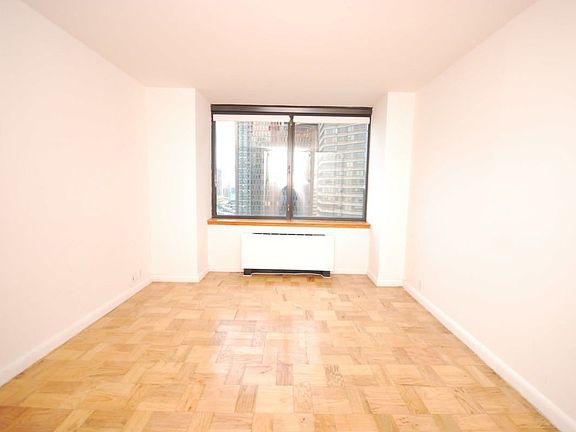 4th image of 415 E 37th St APT 19F