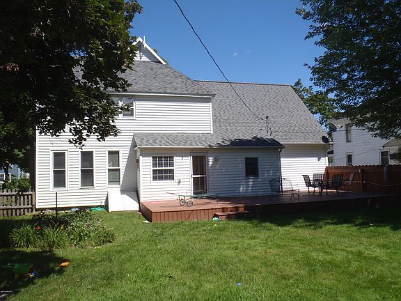 2nd image of 106 Budlong St