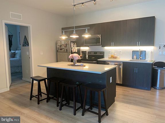 3rd image of 18 W Girard Ave APT 301