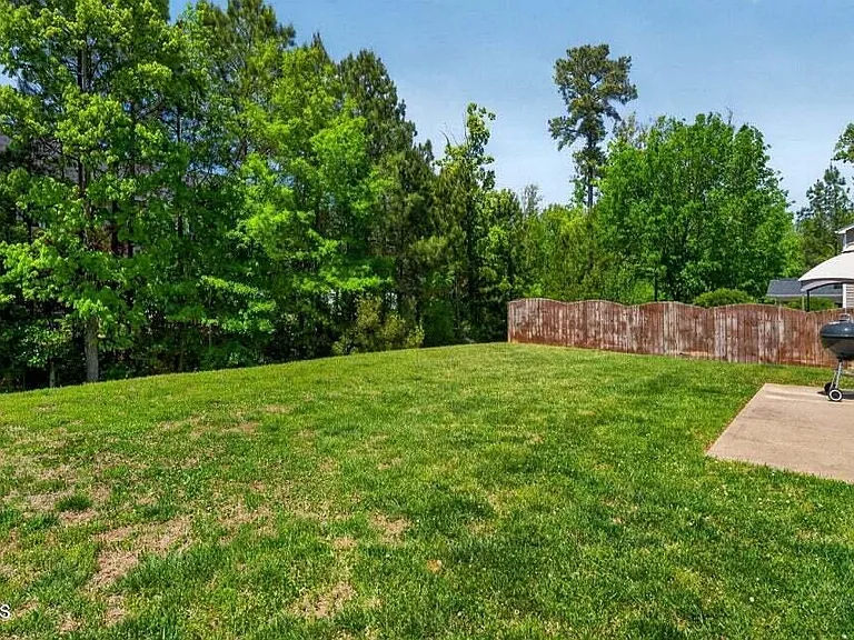 253 Milpass Dr — Photo 13