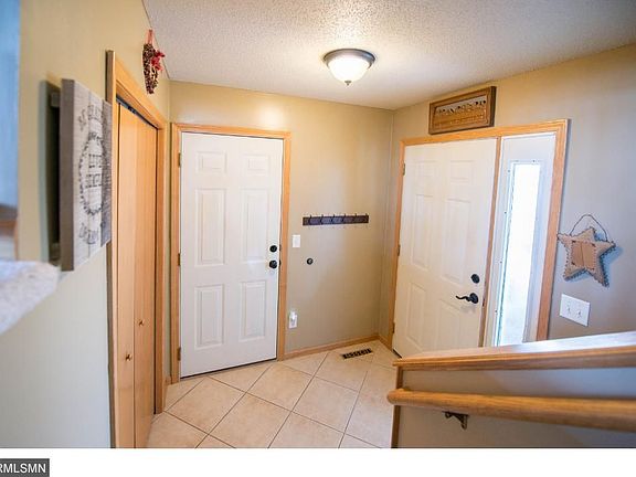 2nd image of 304 Shea St