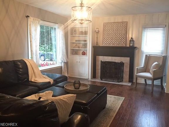 3rd image of 51 Marion Dr