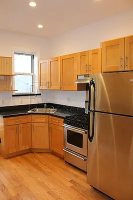 Rented by Bouklis Group | media 25
