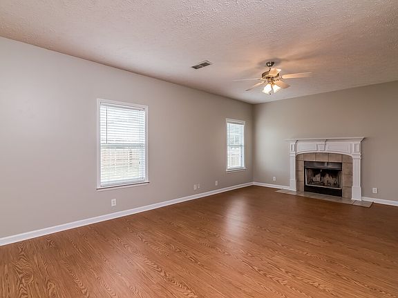 2nd image of 1241 Lasalle Dr