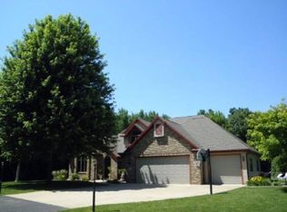 2858 Shorehaven Ct, Algoma, WI 54904