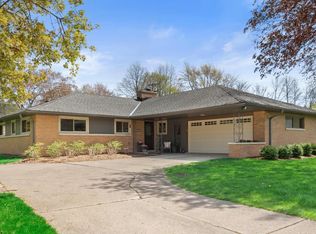 9140 N Lake Dr, Bayside, WI 53217