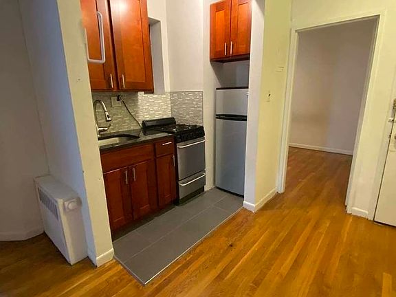 2nd image of 326 E 82nd St #3