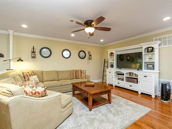 4th image of 1175 Landon Dr