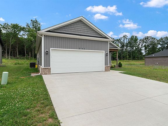3rd image of 2761 Cedrus Ave
