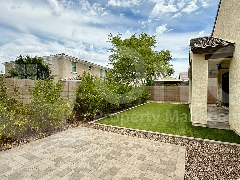 2906 E Russell St — Photo 21