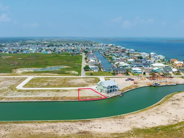 1013 Saint Kitts Dr, Rockport, TX 78382