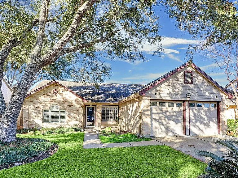 6819 Yardley Dr — Photo 1