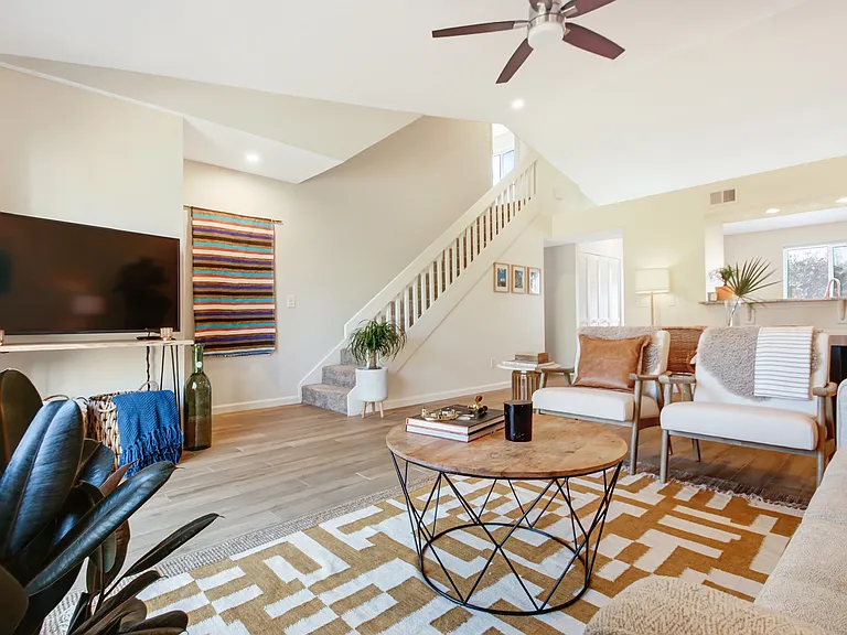 660 Aquatic Dr — Photo 25