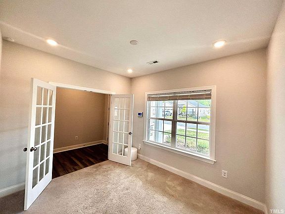 5th image of 228 Chateau Way