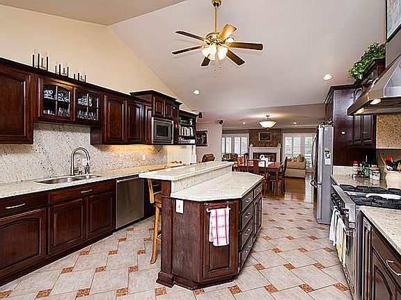 5th image of 1159 Oakwood Dr
