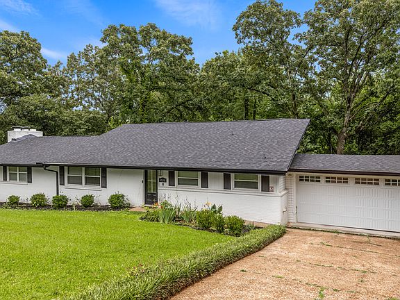 3rd image of 4520 Locksley Ln