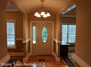 28 Baton Ln, Hendersonville, NC 28792