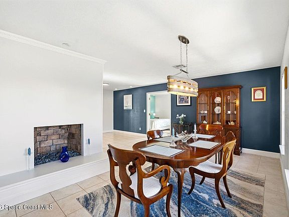 5th image of 276 Lynn Ave