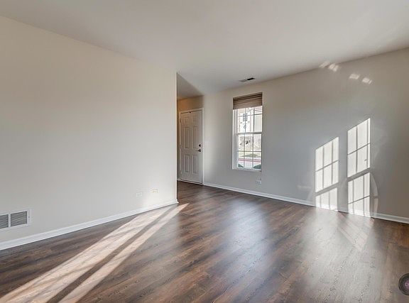 3rd image of 1651 Linden Park Ln