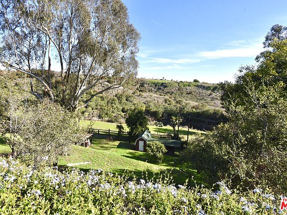 4th image of 10680 Esterina Way