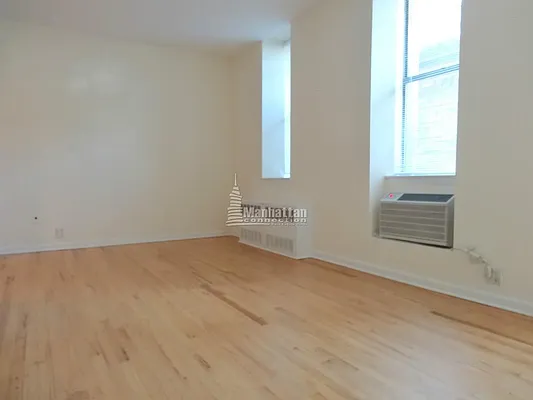 Rented by Manhattan Connection | media 9